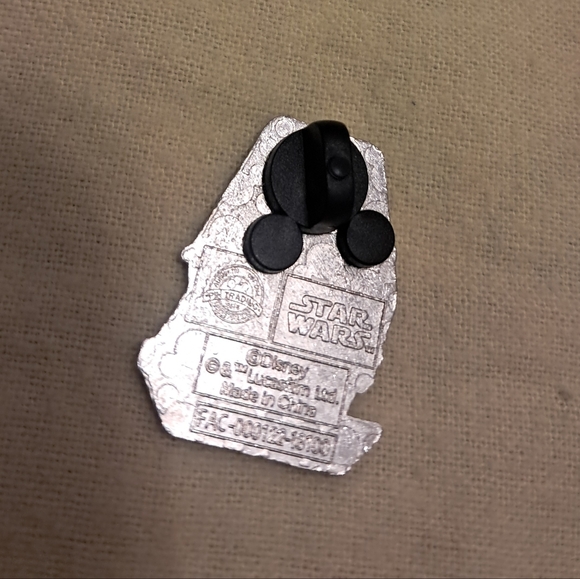 Chewbacca Disney Trading Pin - Picture 2 of 3